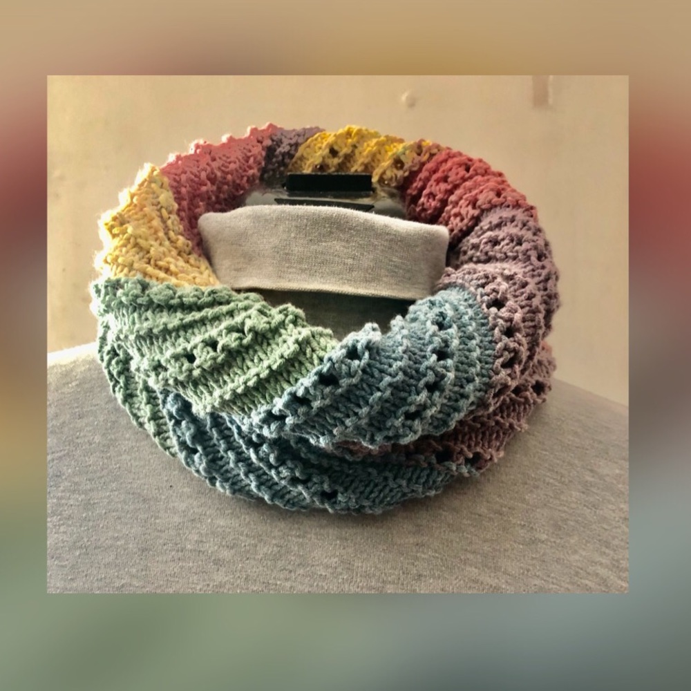 MULTICOLOR CHEVRON STRIPE ACRYLIC COWL